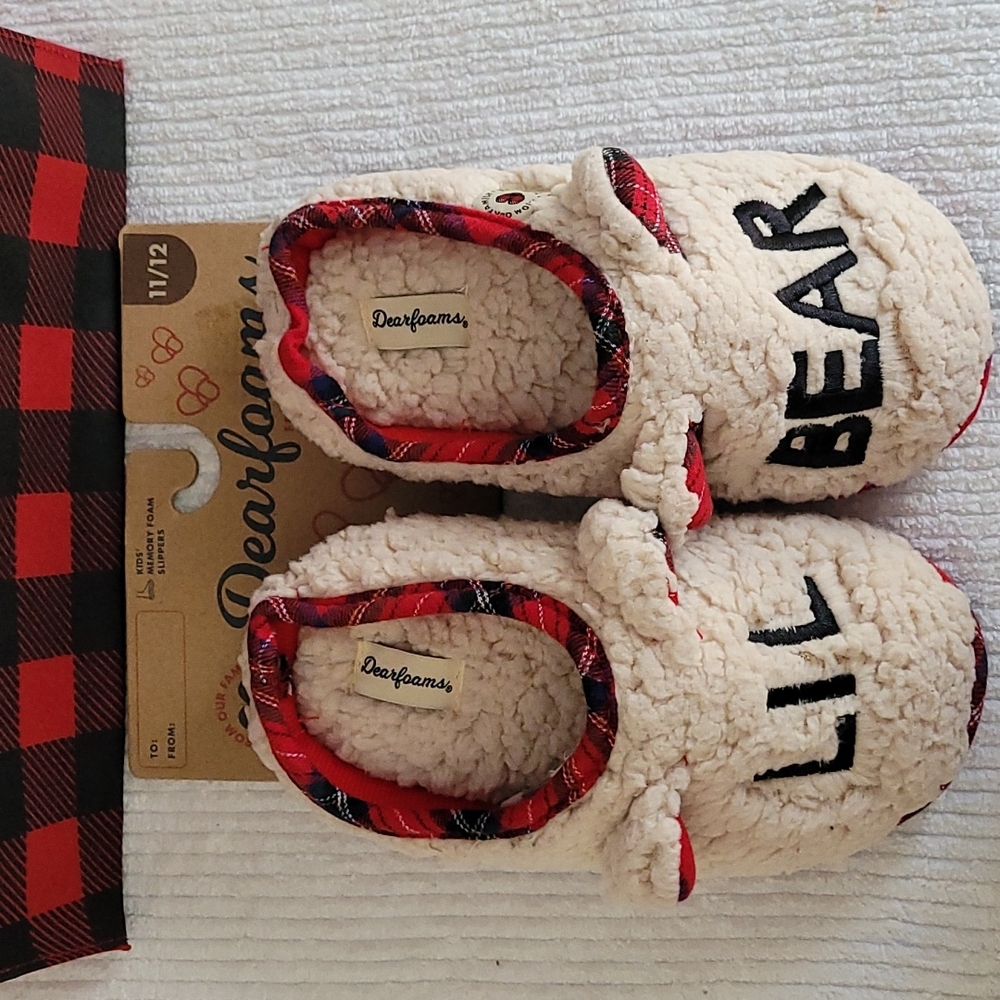 Dearfoams kid's memory foam slippers